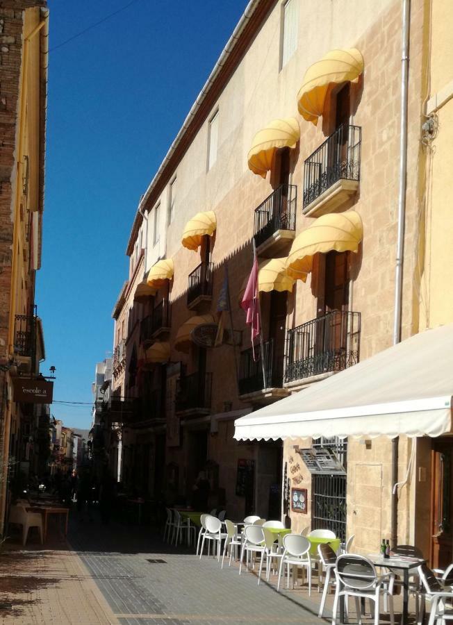 Planta Baja Con Porche Y Piscina, Cerca Del Mar * Dénia