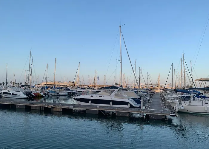 Planta Baja Con Porche Y Piscina, Cerca Del Mar