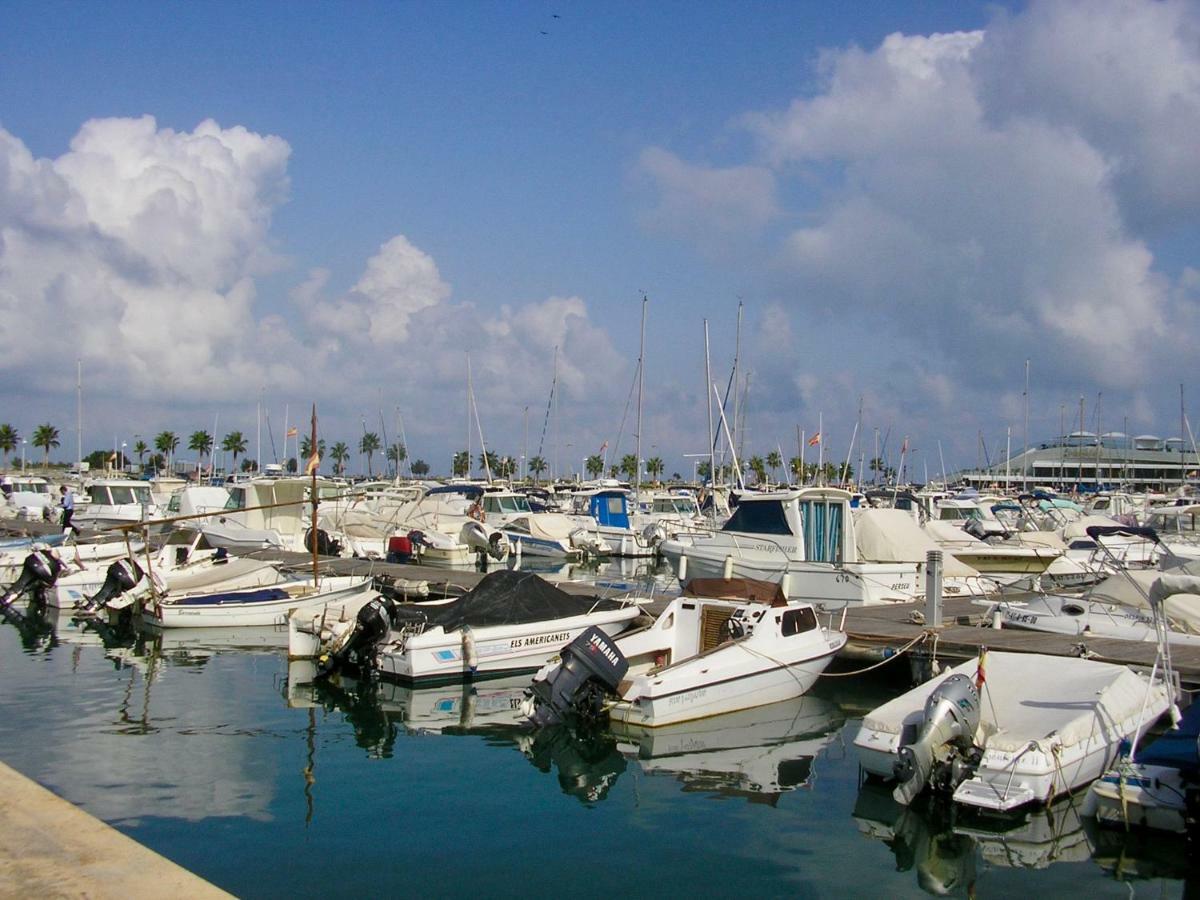 Planta Baja Con Porche Y Piscina, Cerca Del Mar * Denia