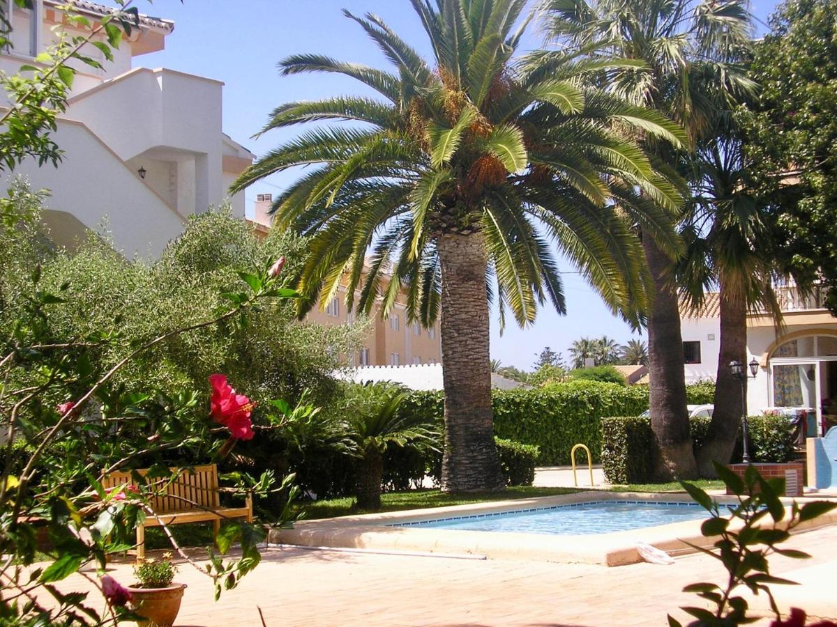 Planta Baja Con Porche Y Piscina, Cerca Del Mar